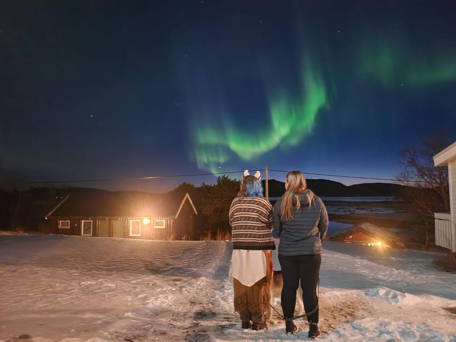 Ulvsvag Gjestgiveri Og Fjordcamping As Bagian luar foto