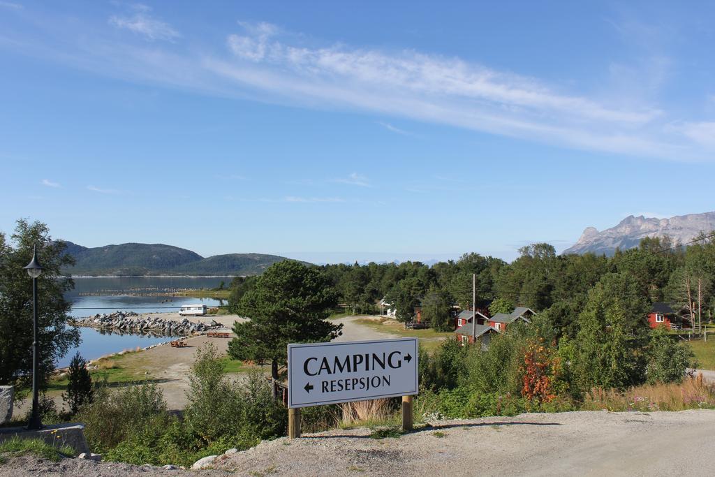 Ulvsvag Gjestgiveri Og Fjordcamping As Bagian luar foto